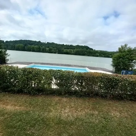 Au Bord Du Apartman