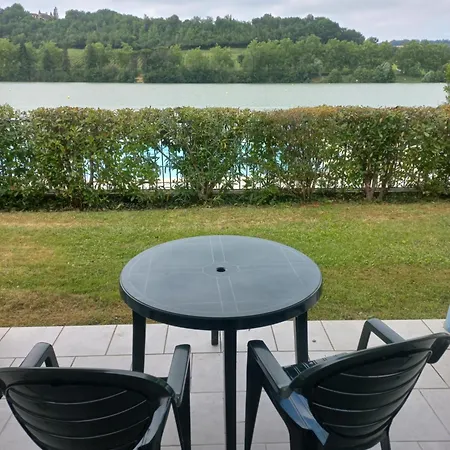 Au Bord Du Apartment *